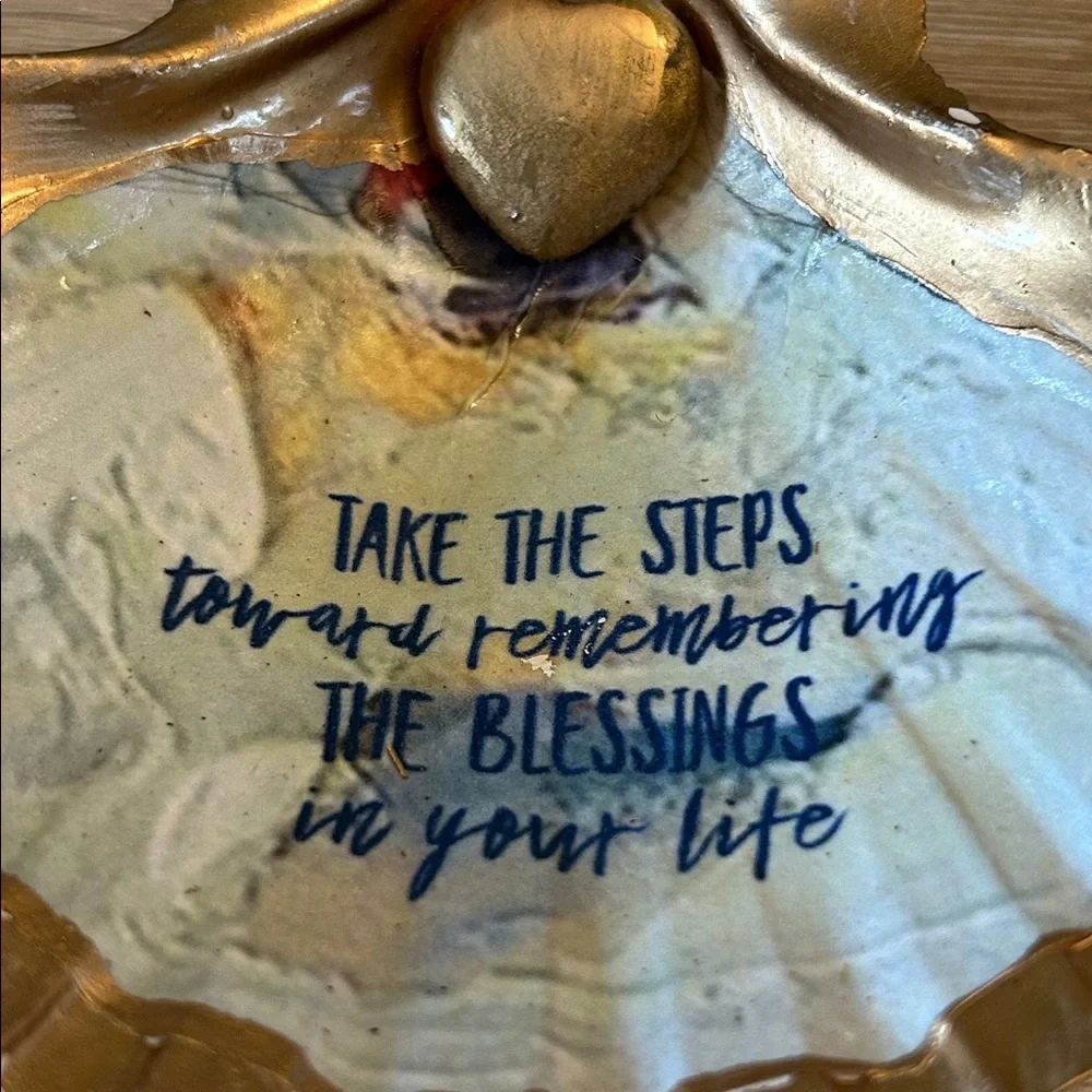 NEW Tivoli Artful Designs by Leslie McKillop — Painted Gold Scallop Shell Dish